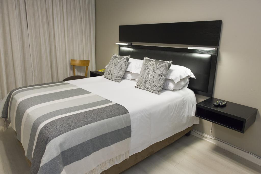 The Suburban Guest House Блоемфонтейн Стая снимка